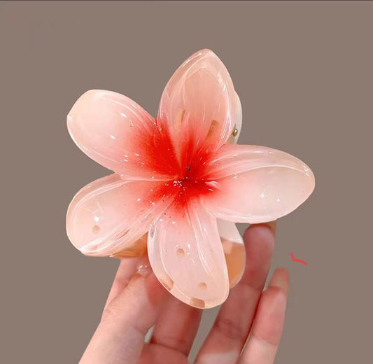 🌺 Blush Flame Flower Claw Clip – (Large Size)