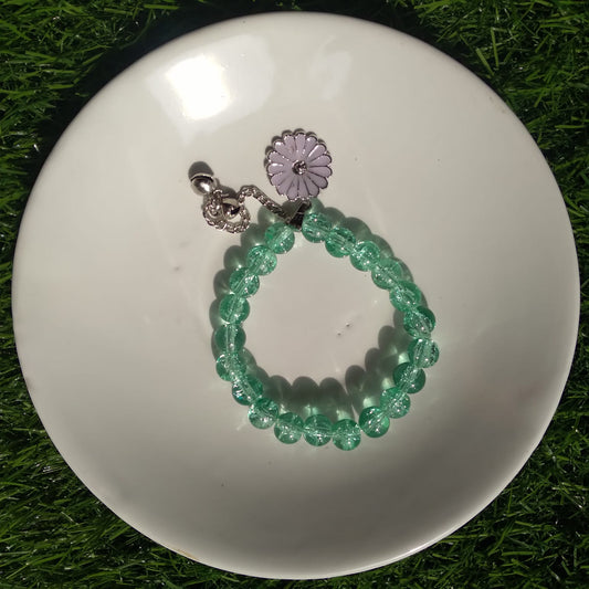 🌸 Mint Green Beaded Bracelet with Lilac Flower Charm 💫💚