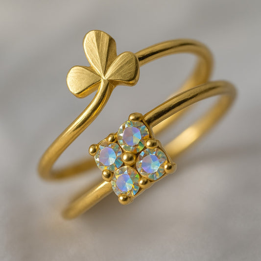 🍀💍 Elegant Clover & Crystal Gold Ring